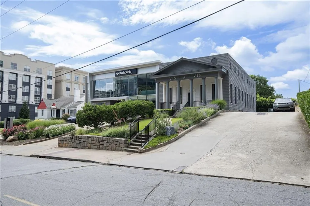 Institutional-quality Atlanta commercial property